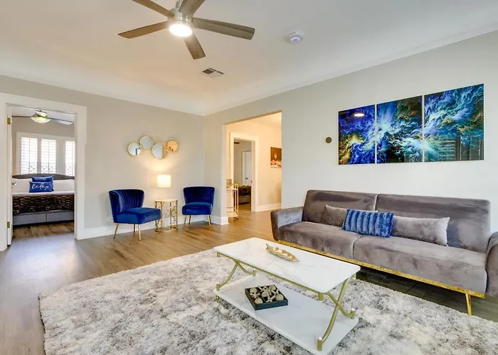El Paso Home With Shared Patio Near Memorial Park