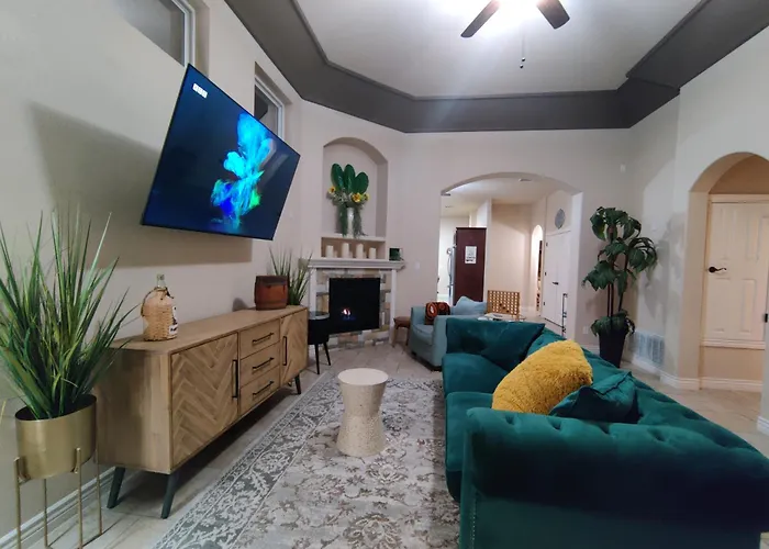 Wonderful, Plush & Luxurious 3 Bed Room Home