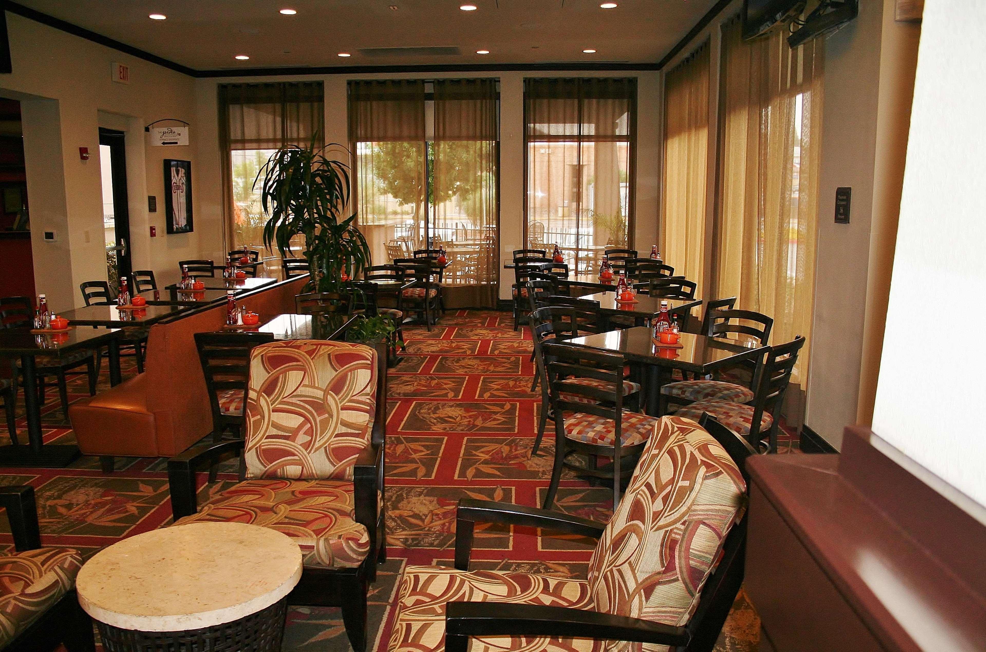Hilton Garden Hotel 3*