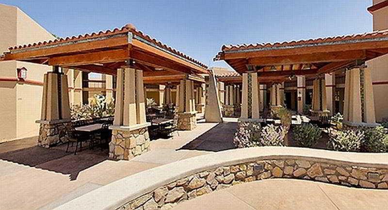 Hotel Wyndham Airport And Water Park 3*