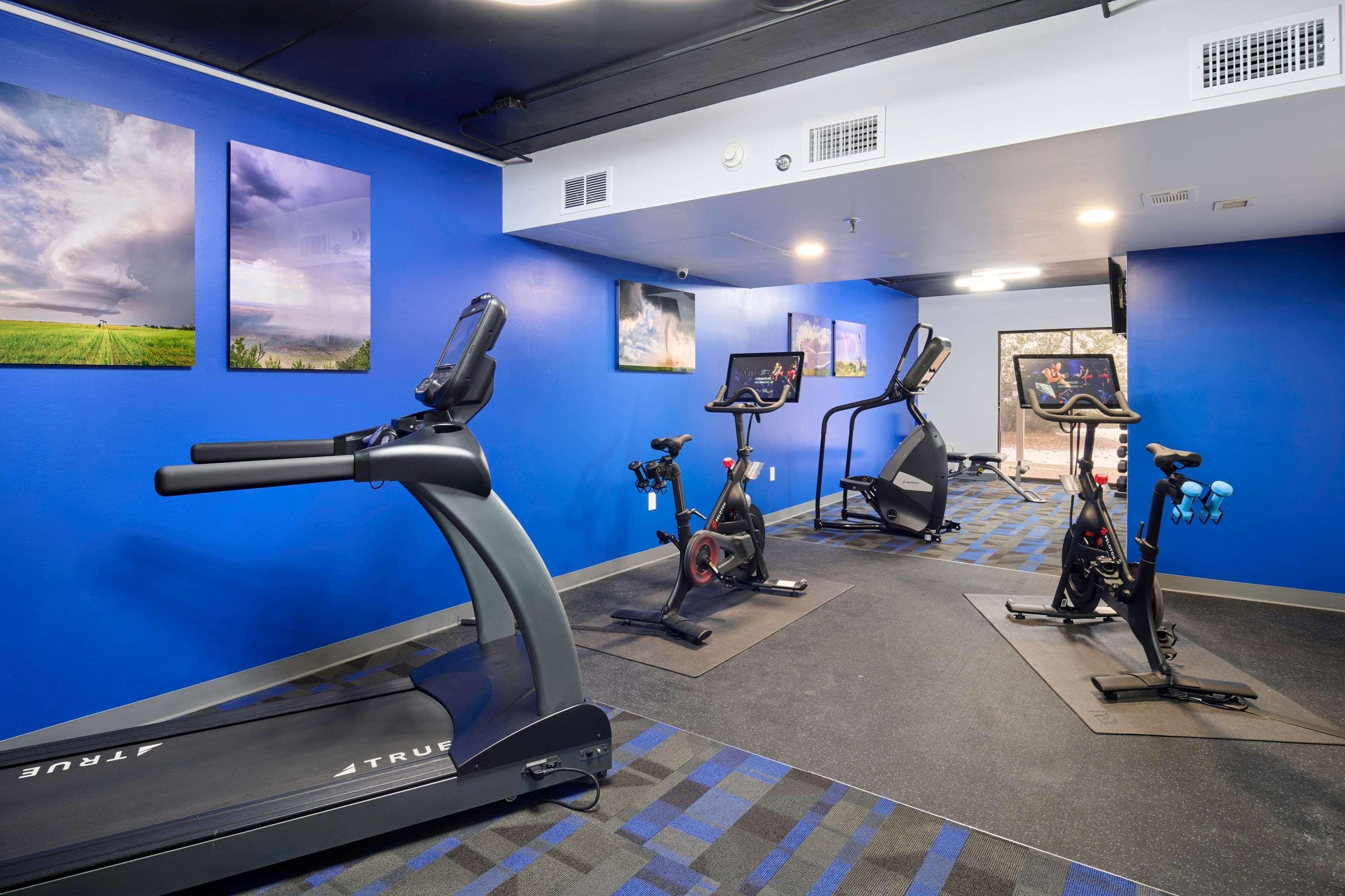 Wyndham Airport And Water Park 3*