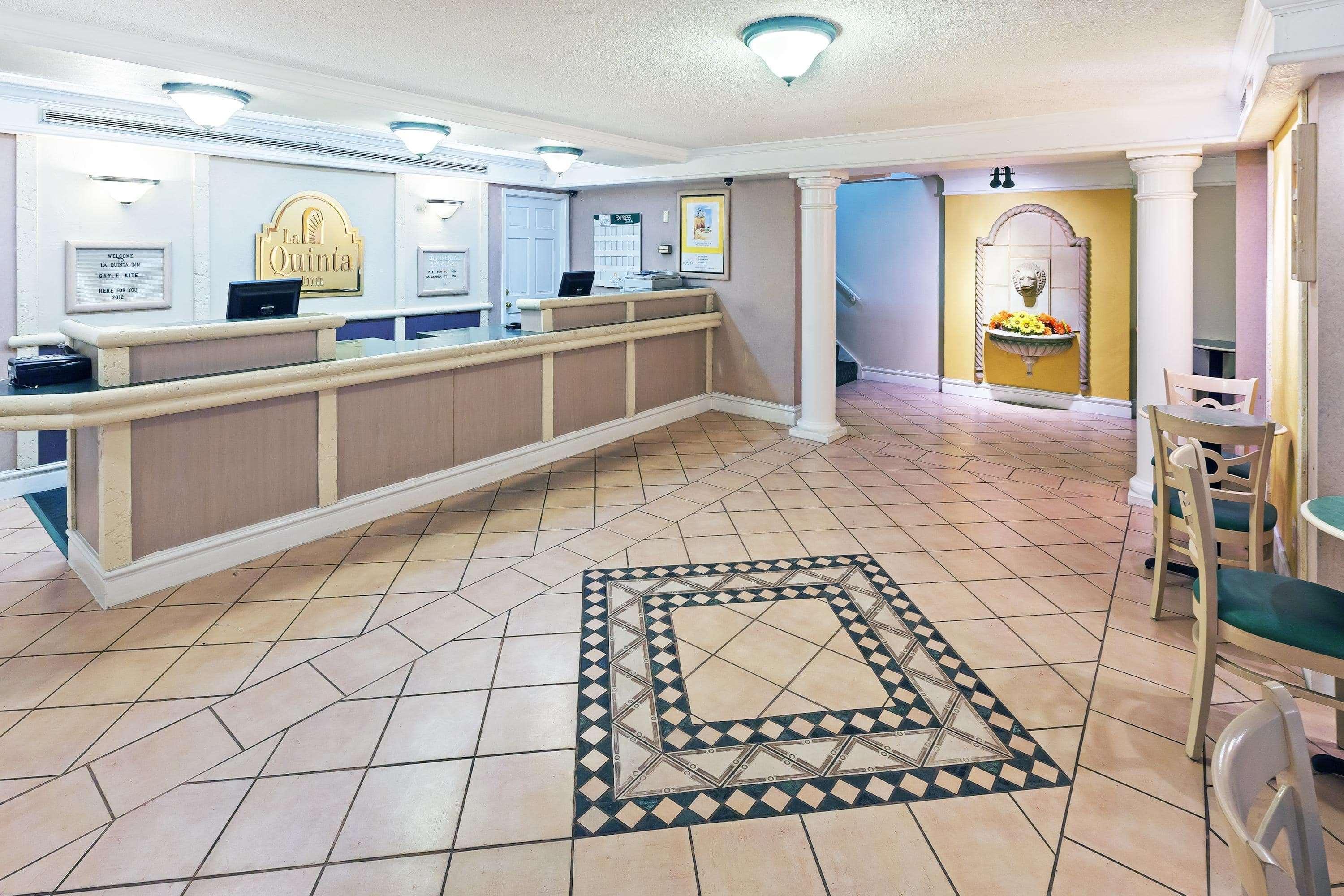 Hotel La Quinta By Wyndham East Lomaland 3*