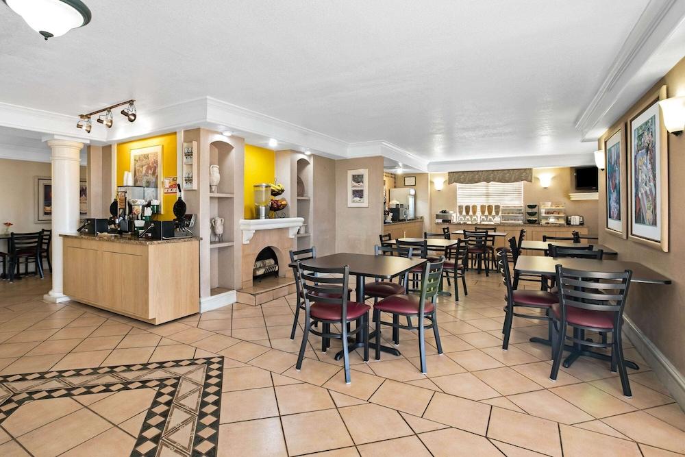 La Quinta By Wyndham East Lomaland 3*