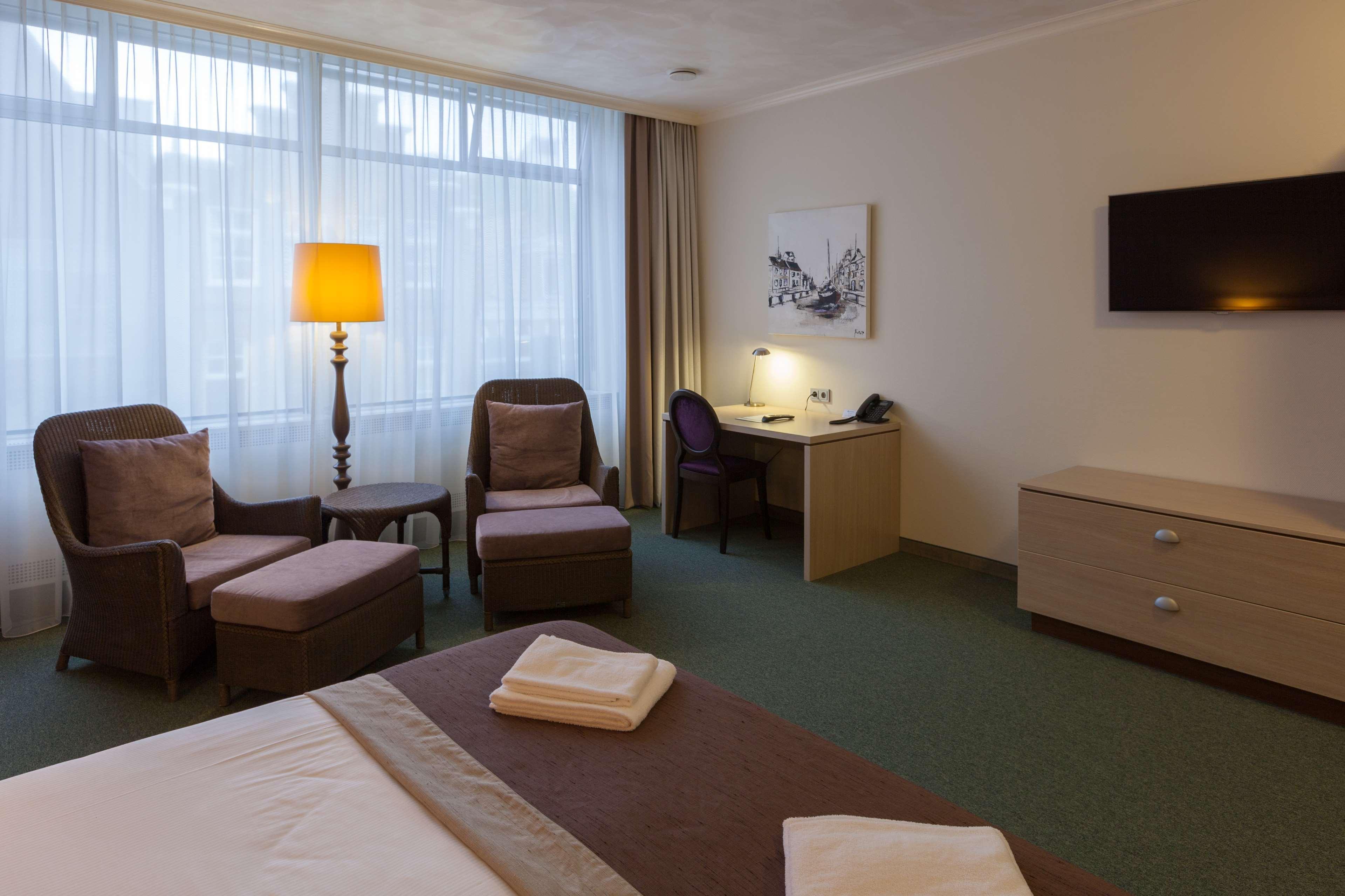 Hotel Western Airport & Conference Center