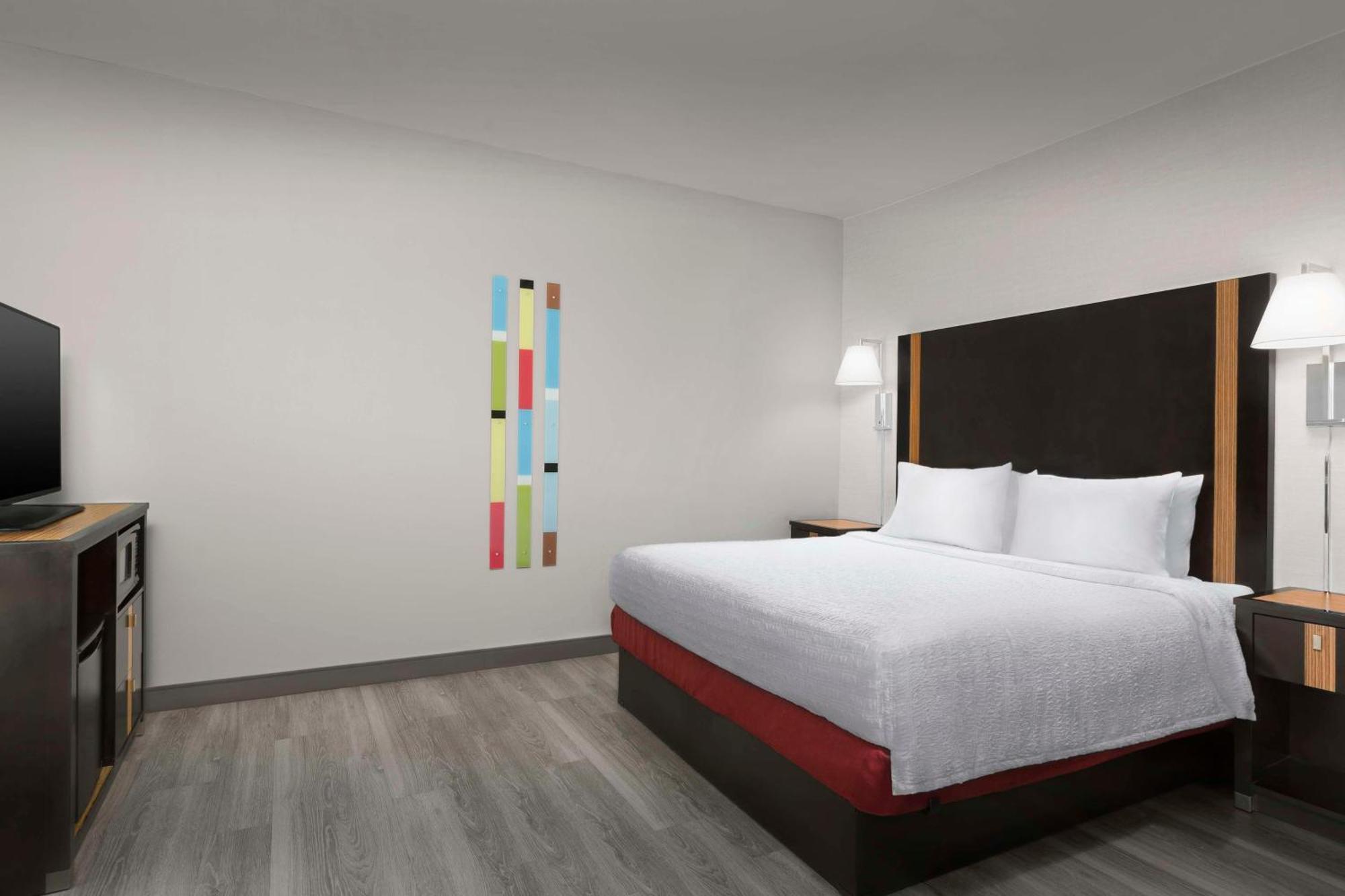 Hampton & El Paso/east 3*