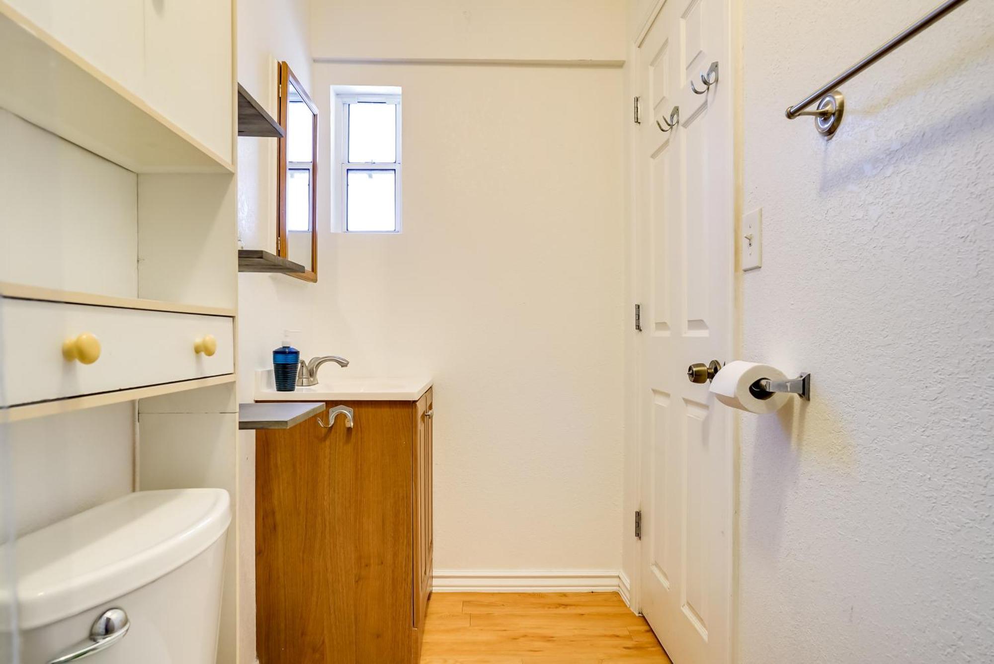 Vacation Studio, 7 Mi To Bliss Apartment El Paso