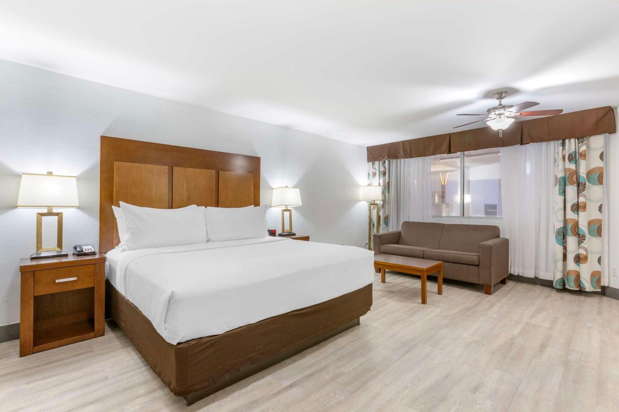 Hotel Western Airport & Conference Center