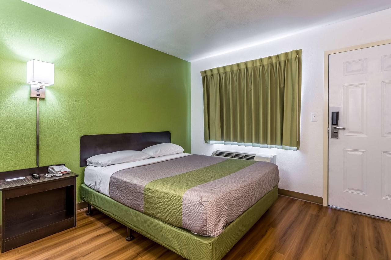 6-el Paso, Tx - East Hotel