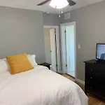 Comfortable Suite With Private Entrance & Private Bathroom