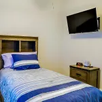 Pet-Friendly El Paso Retreat 20 Mi To Downtown!