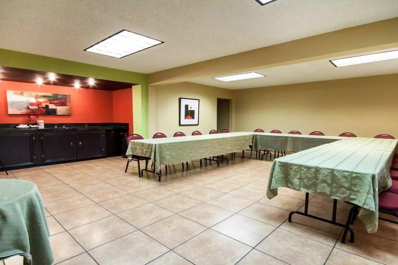 Quality Airport East Gasthof El Paso