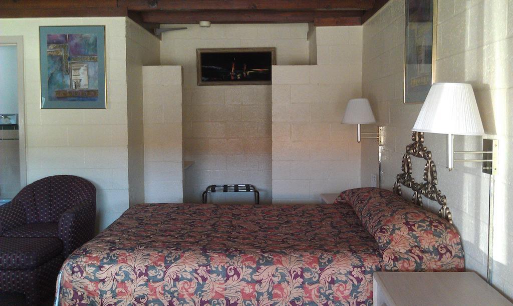 Coral Motel *