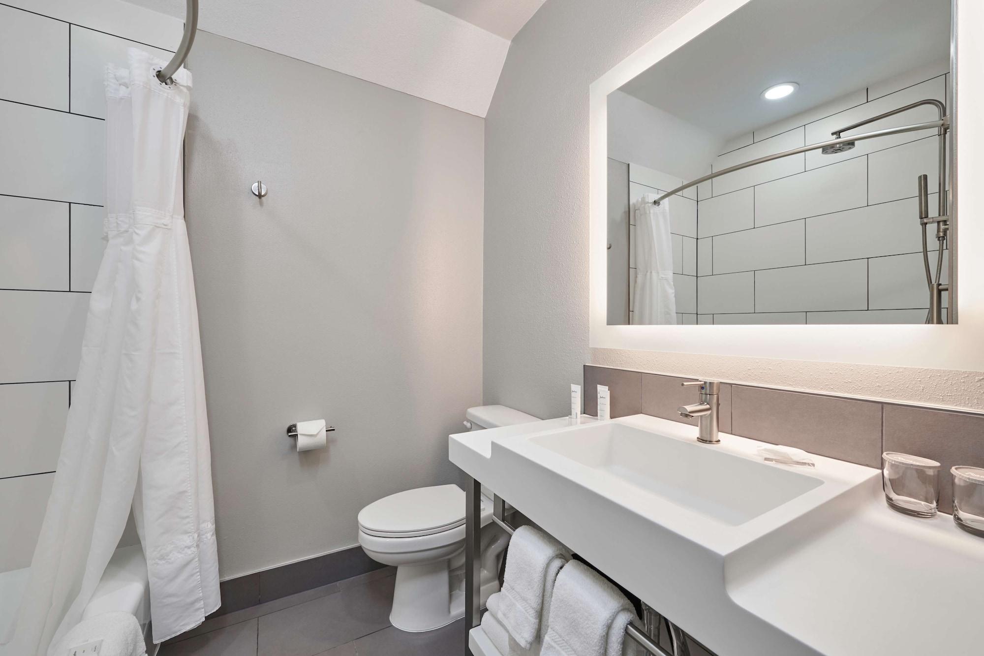 Radisson Airport Hotel 3*