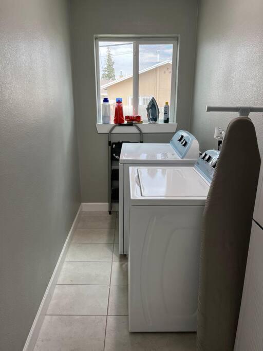 Comfortable With Private Entrance & Private Bathroom * El Paso
