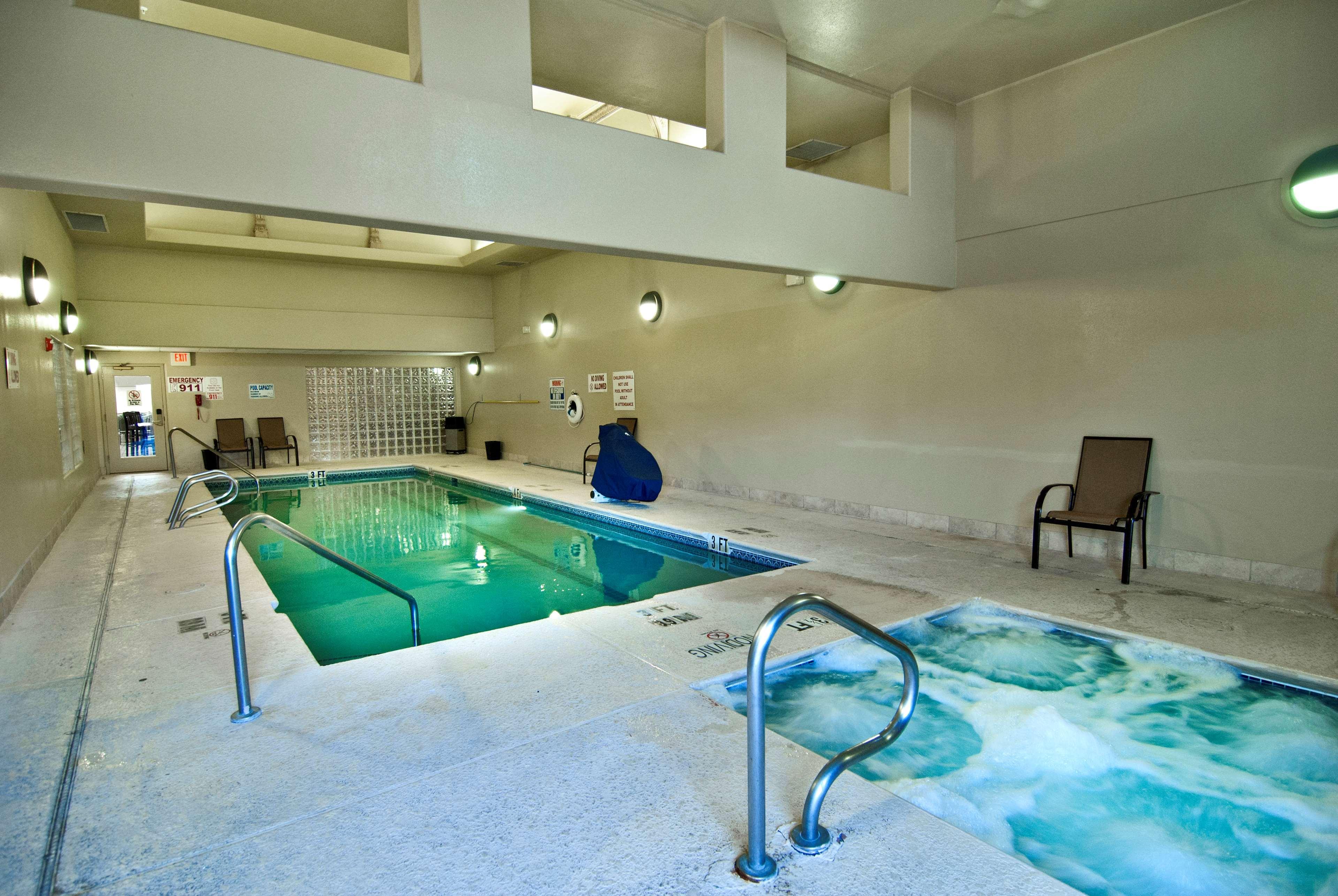 Hotel Radisson Airport 3*