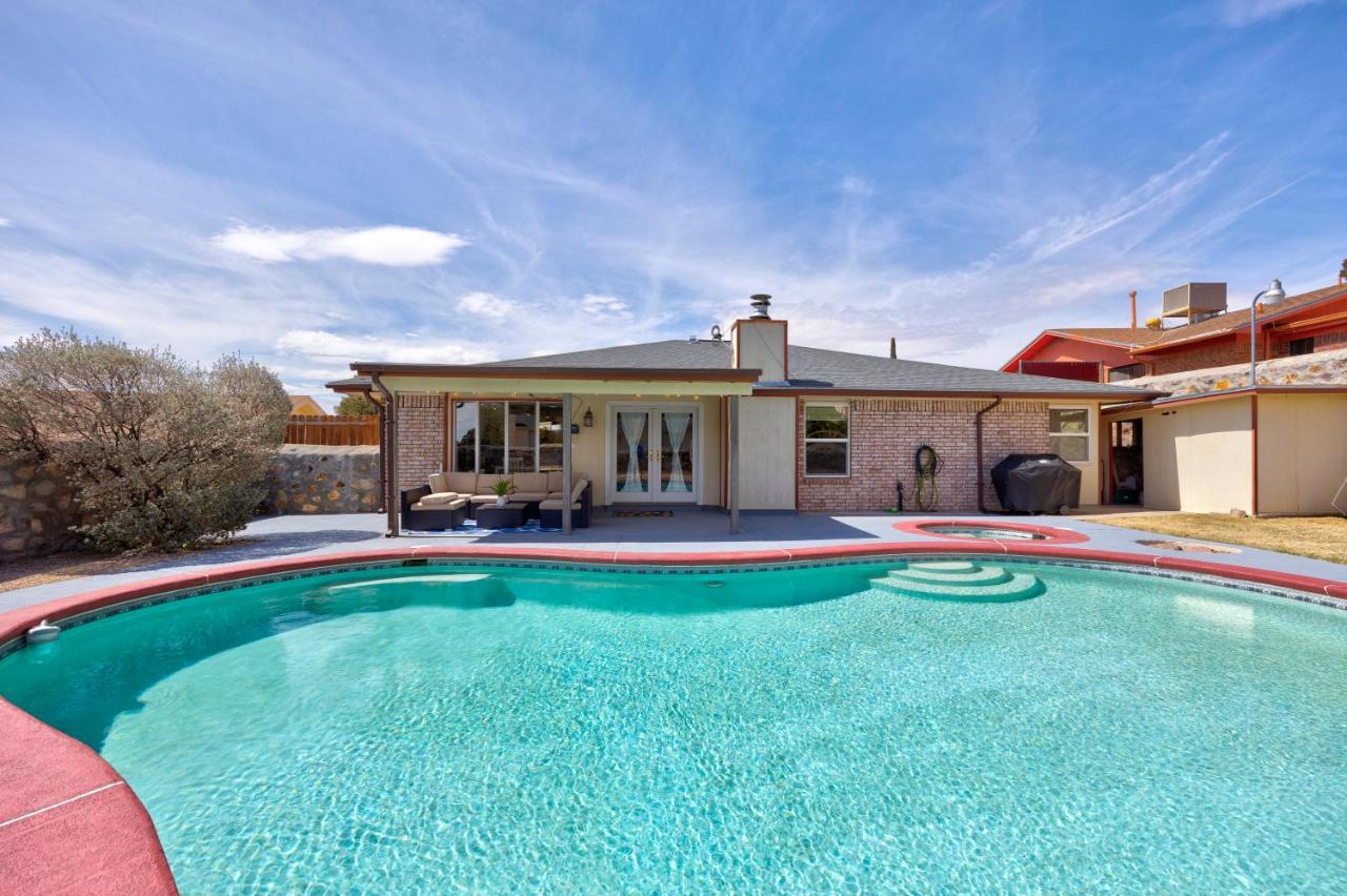 Holiday home With Mountain View/pool/tub