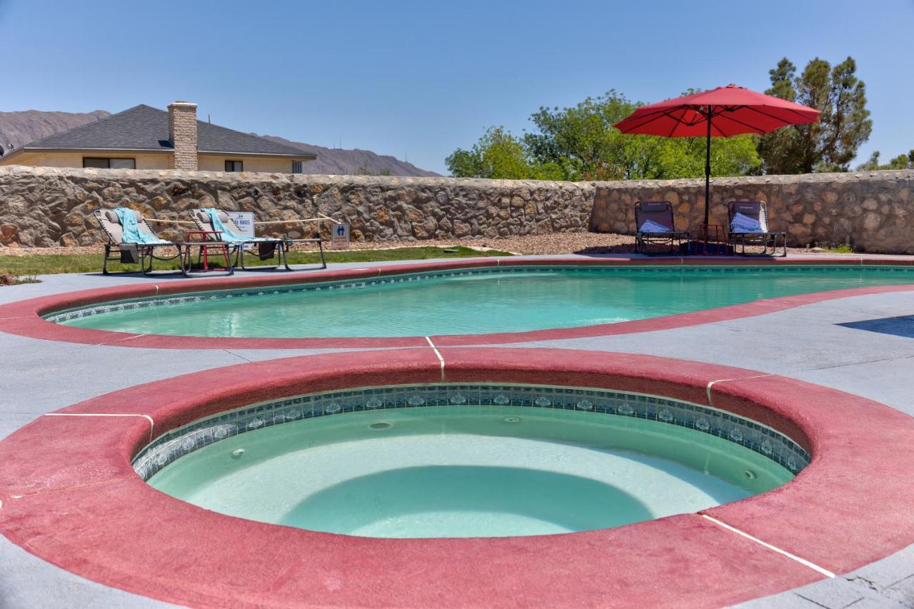 With Mountain View/pool/tub Holiday home El Paso