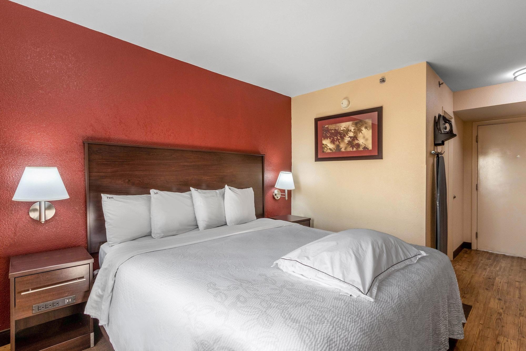 Red Roof Plus+ East Hotel El Paso