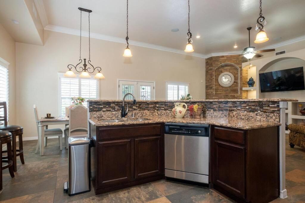 4 Bedroom Gorgeous Eastside Holiday home