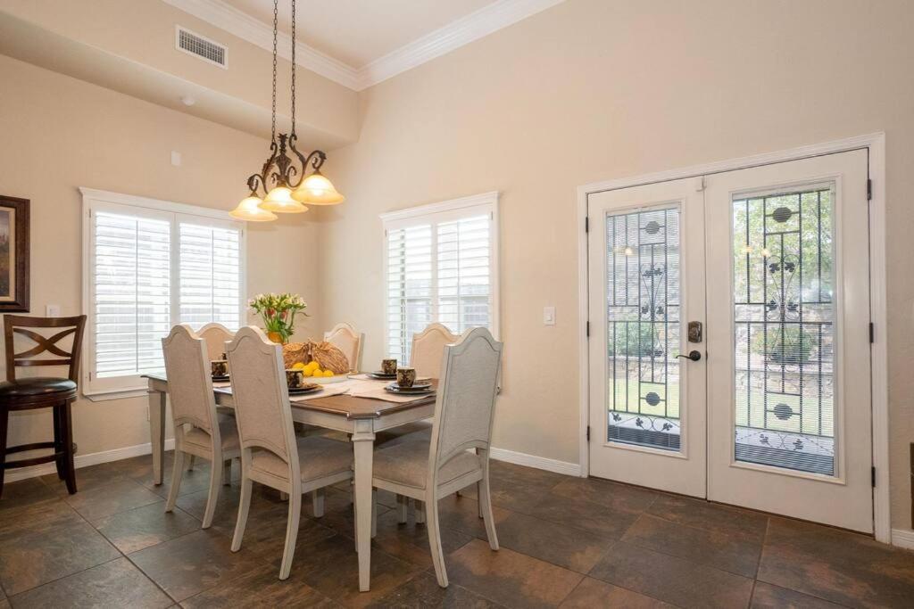 4 Bedroom Gorgeous Eastside Holiday home *