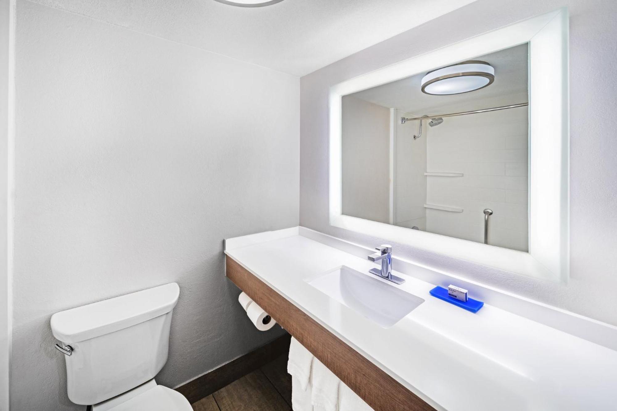 Express El Paso-central By Ihg Hotel El Paso