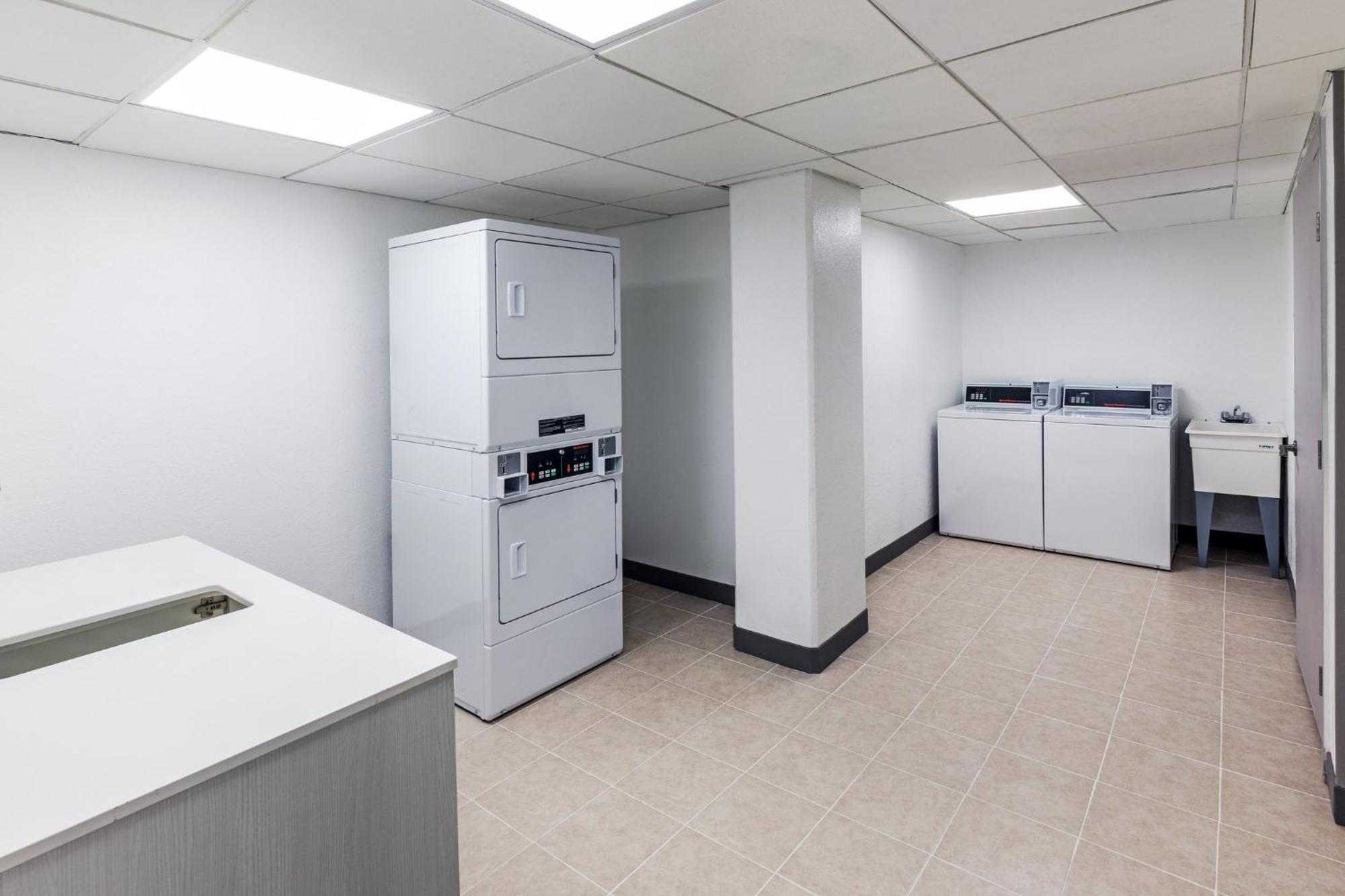 Hotel Express El Paso-central By Ihg