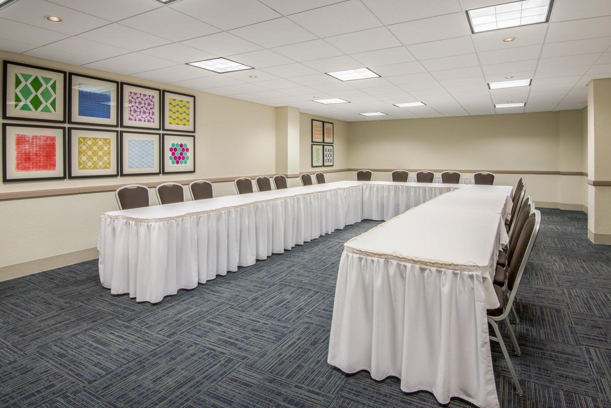 Express El Paso-central By Ihg Hotel