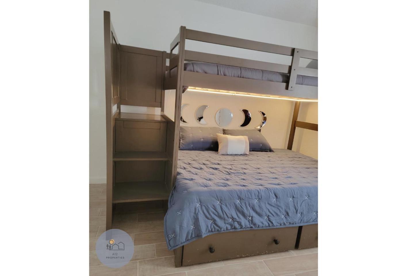Spacious Family Friendly House 10 Min To Zaragoza