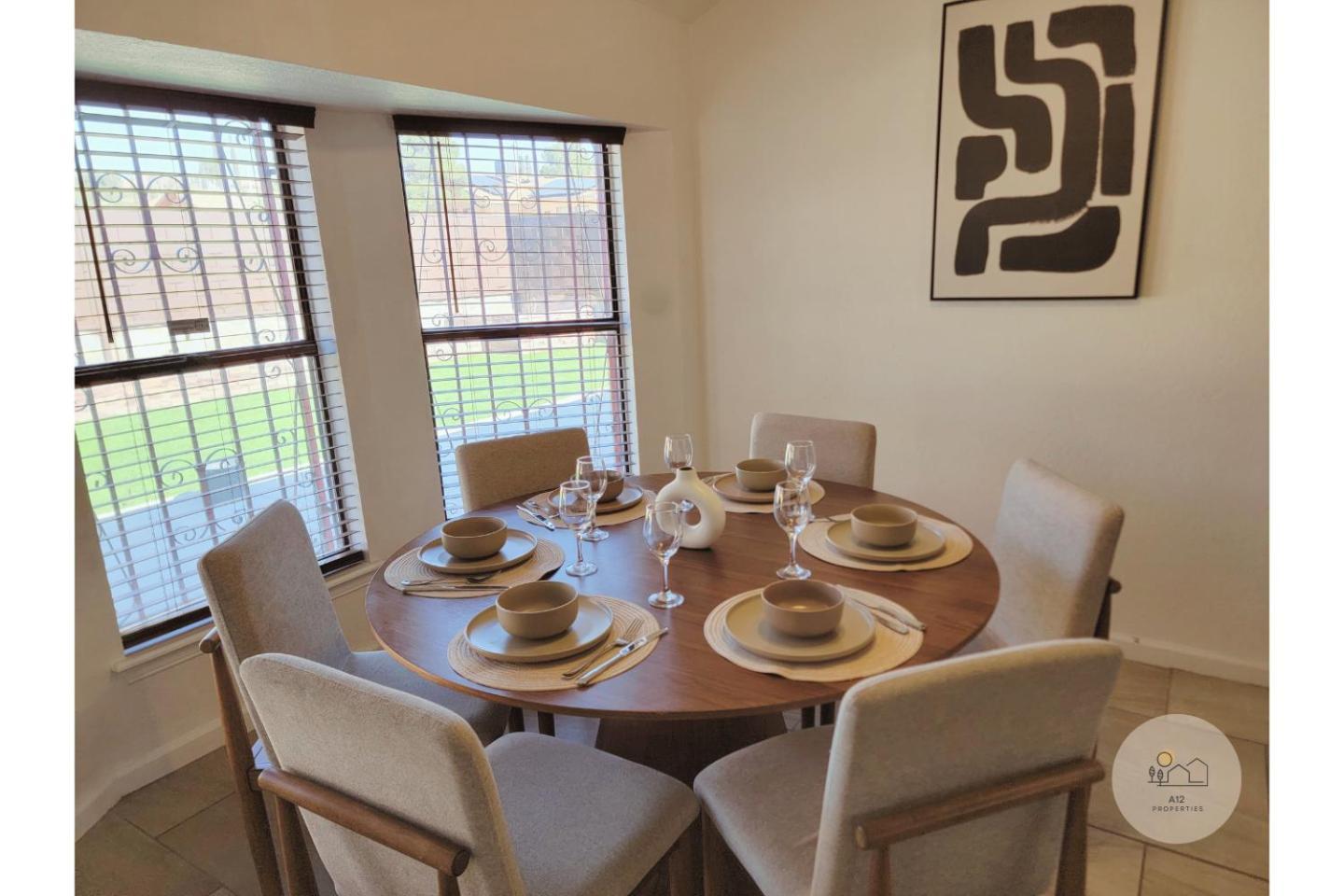 Spacious Family Friendly House 10 Min To Zaragoza *