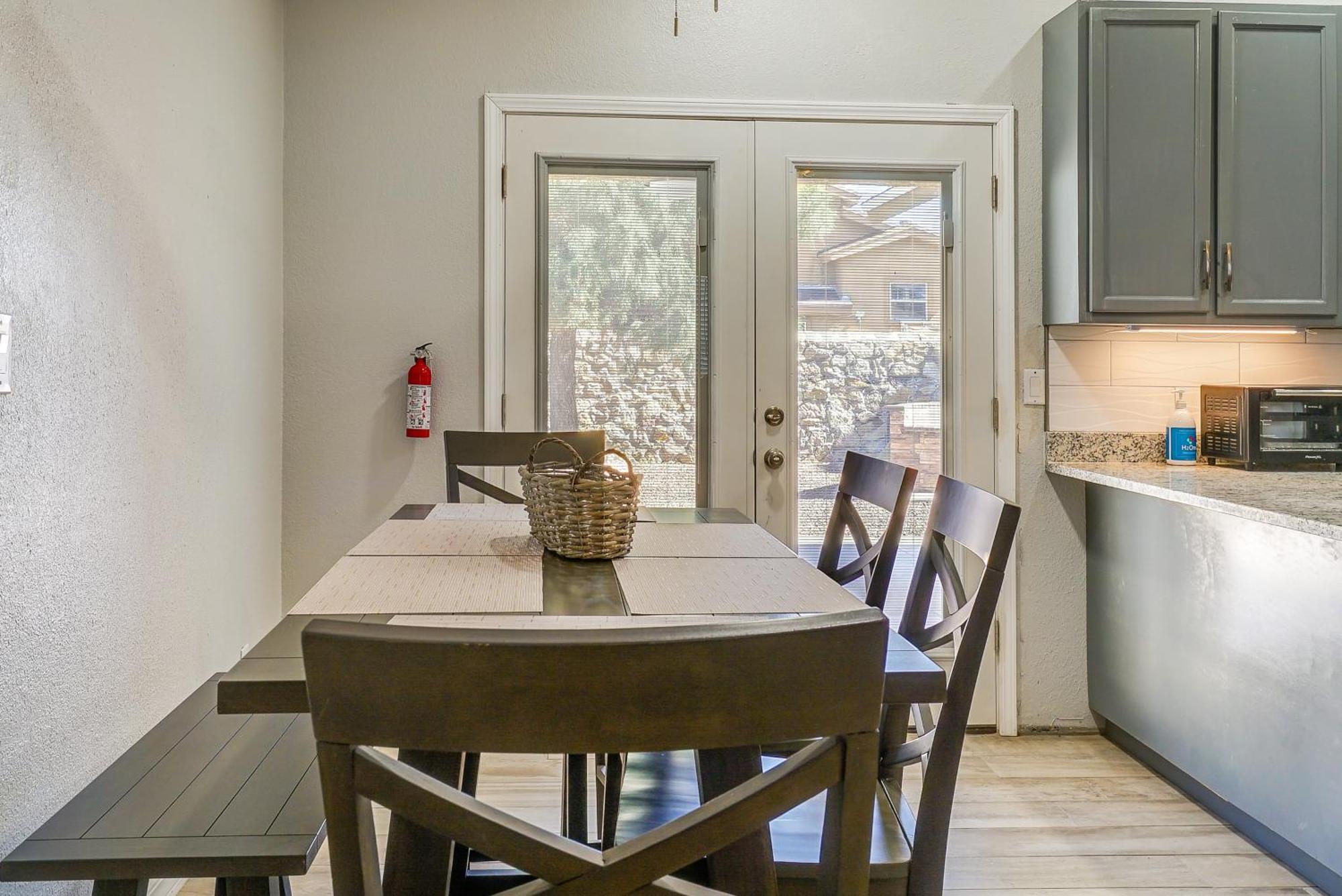 Pet-friendly Retreat 20 Mi To Downtown!