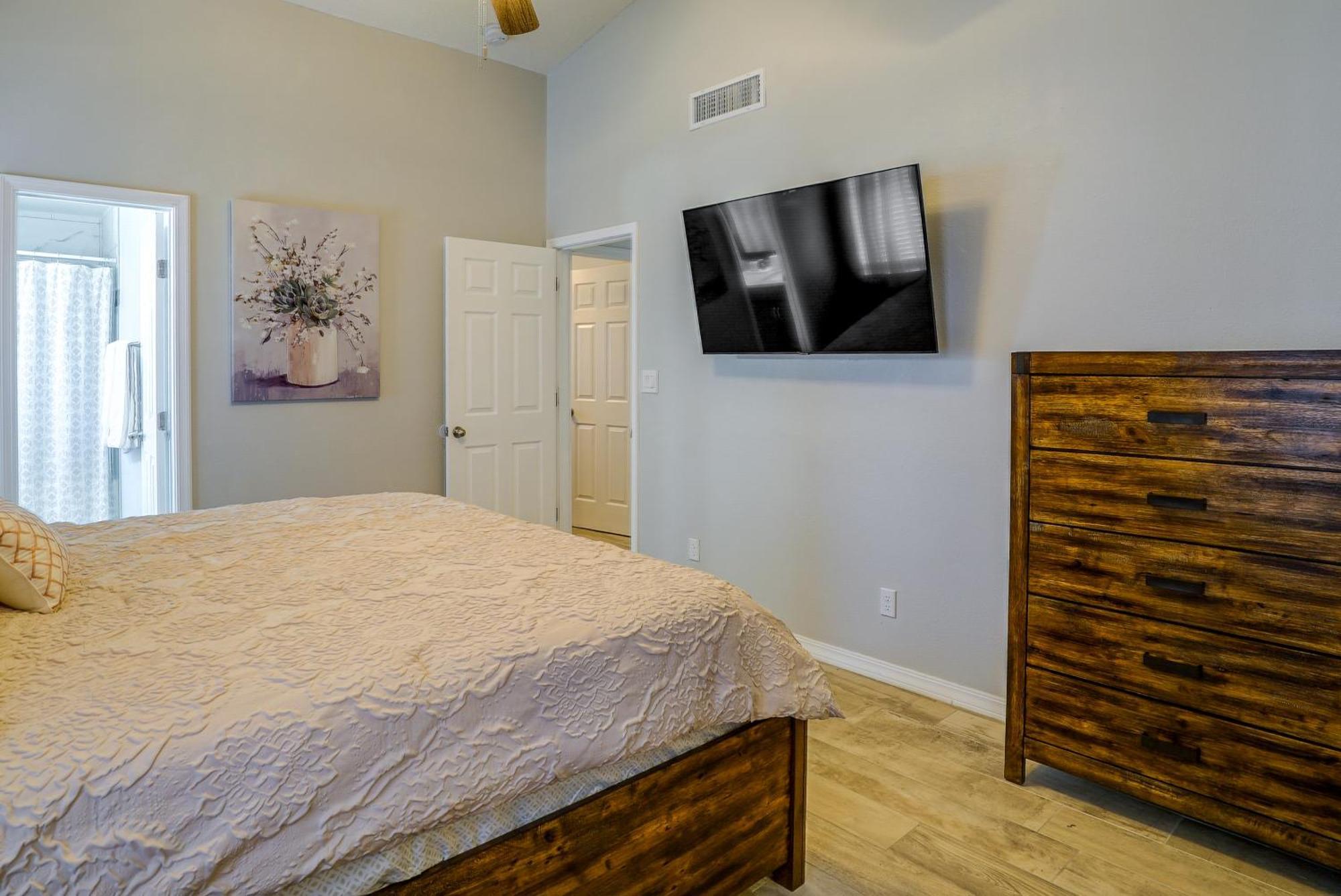 Pet-friendly Retreat 20 Mi To Downtown! *