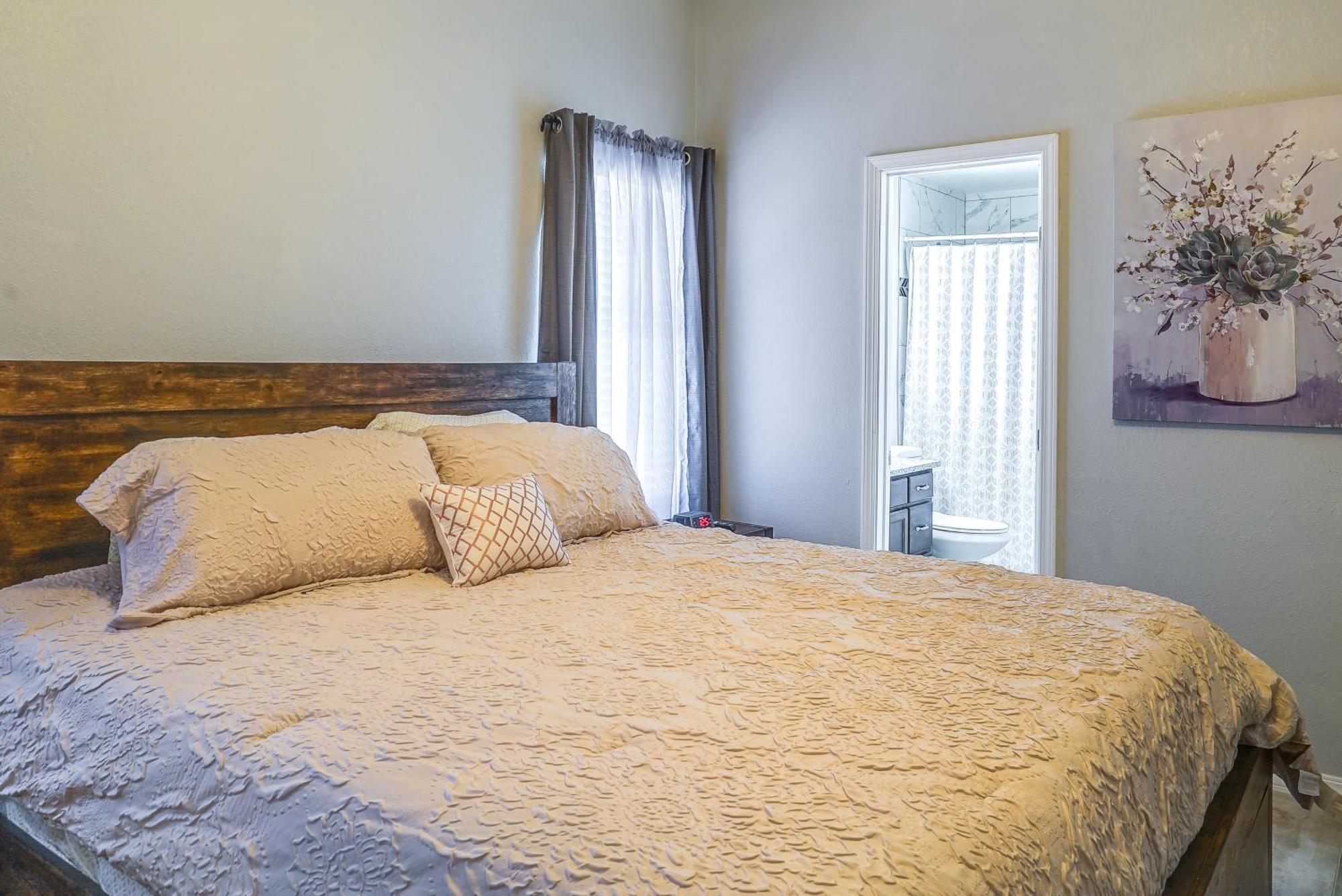 Pet-friendly Retreat 20 Mi To Downtown!
