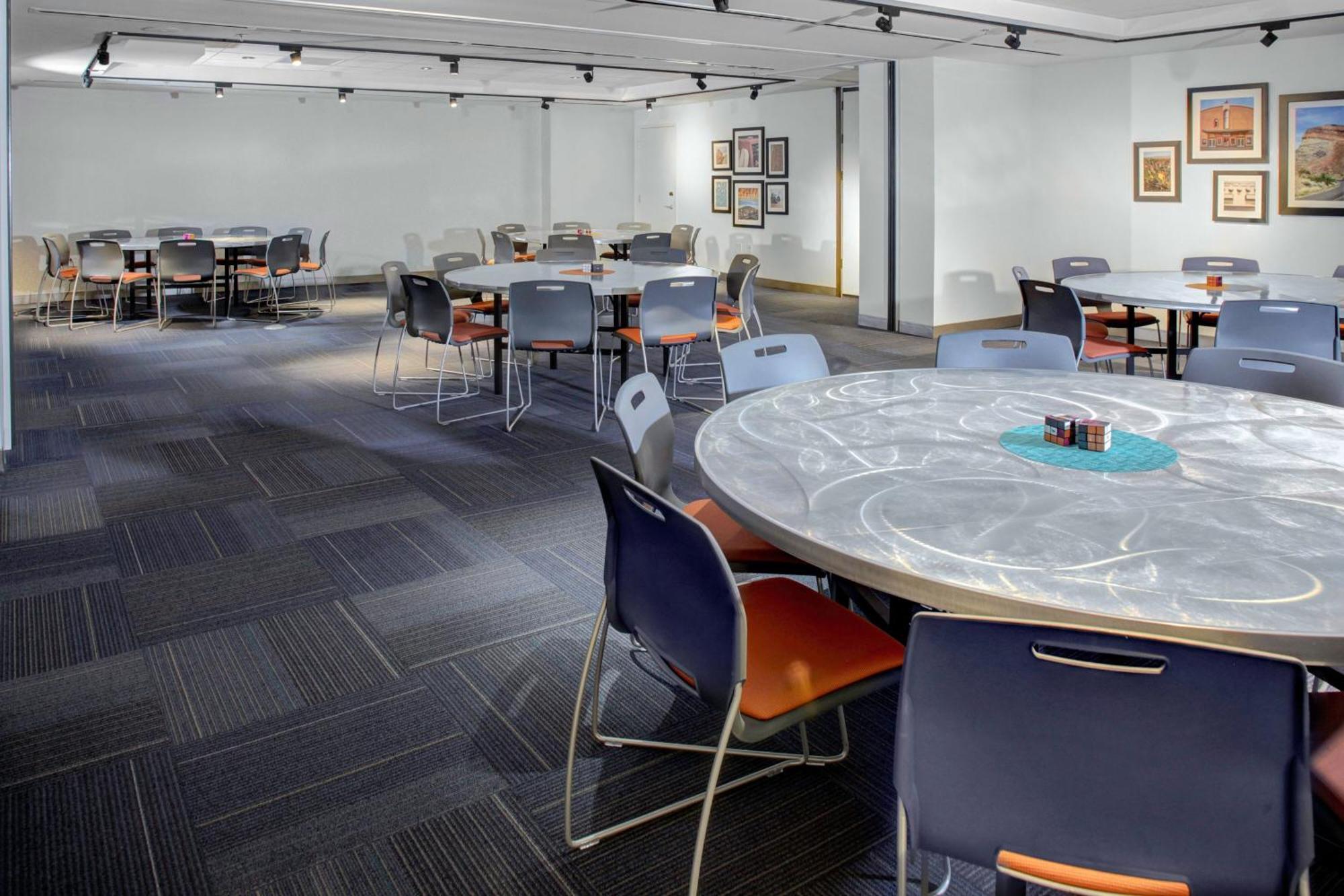 Aloft Downtown Hotel 3*