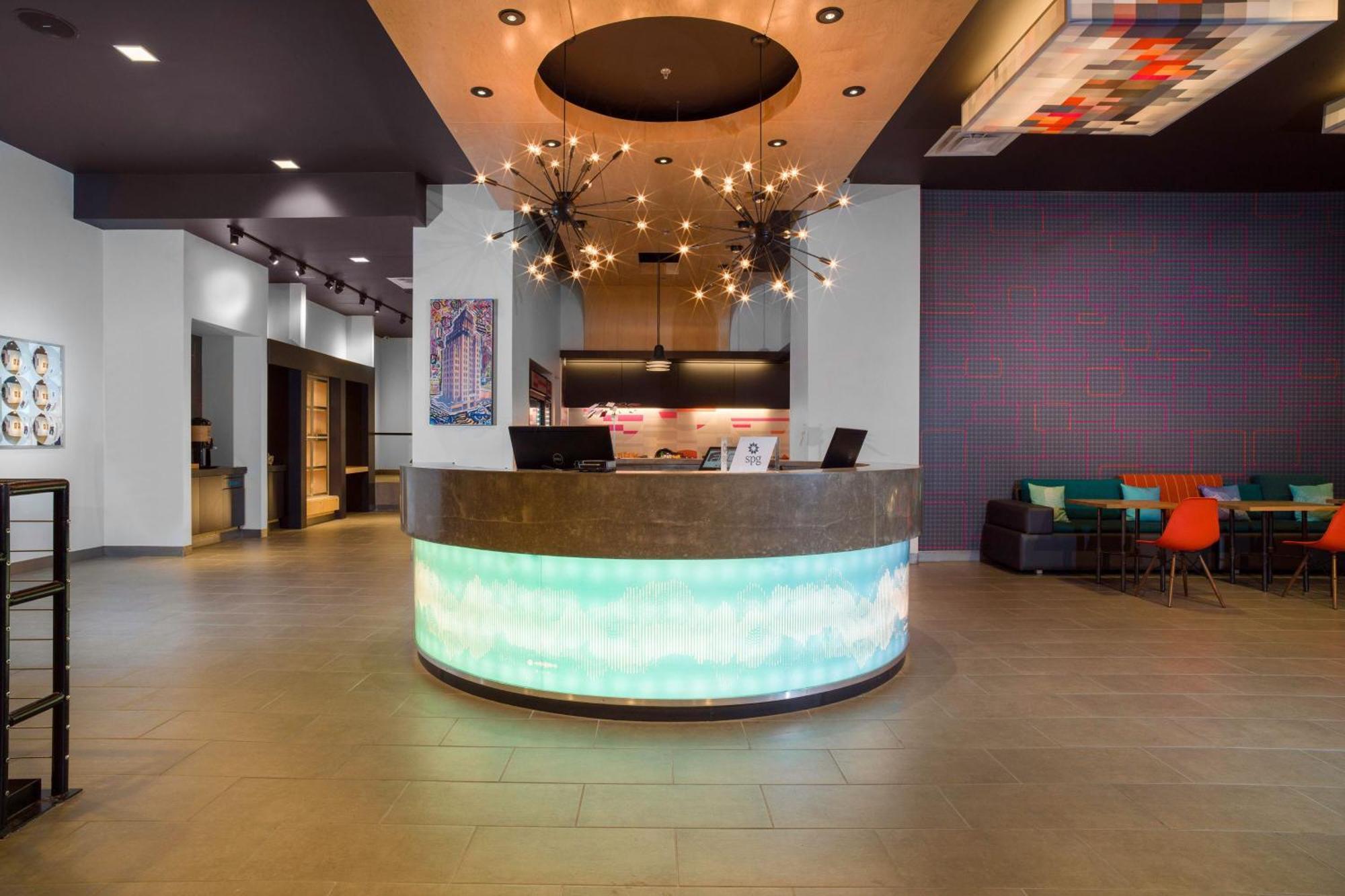 Aloft Downtown Hotel 3*