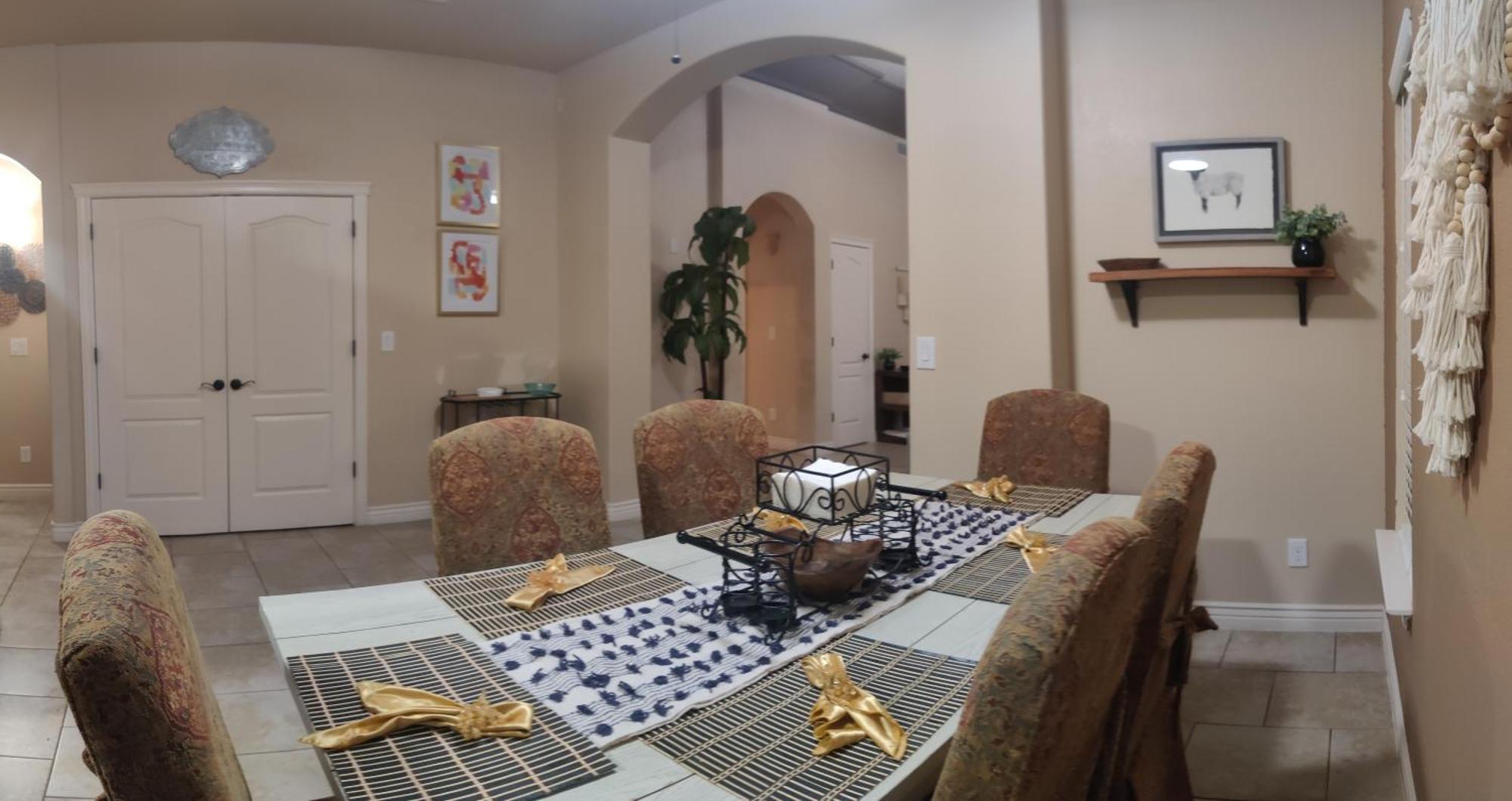 Wonderful, Plush & Luxurious 3 Bed * El Paso