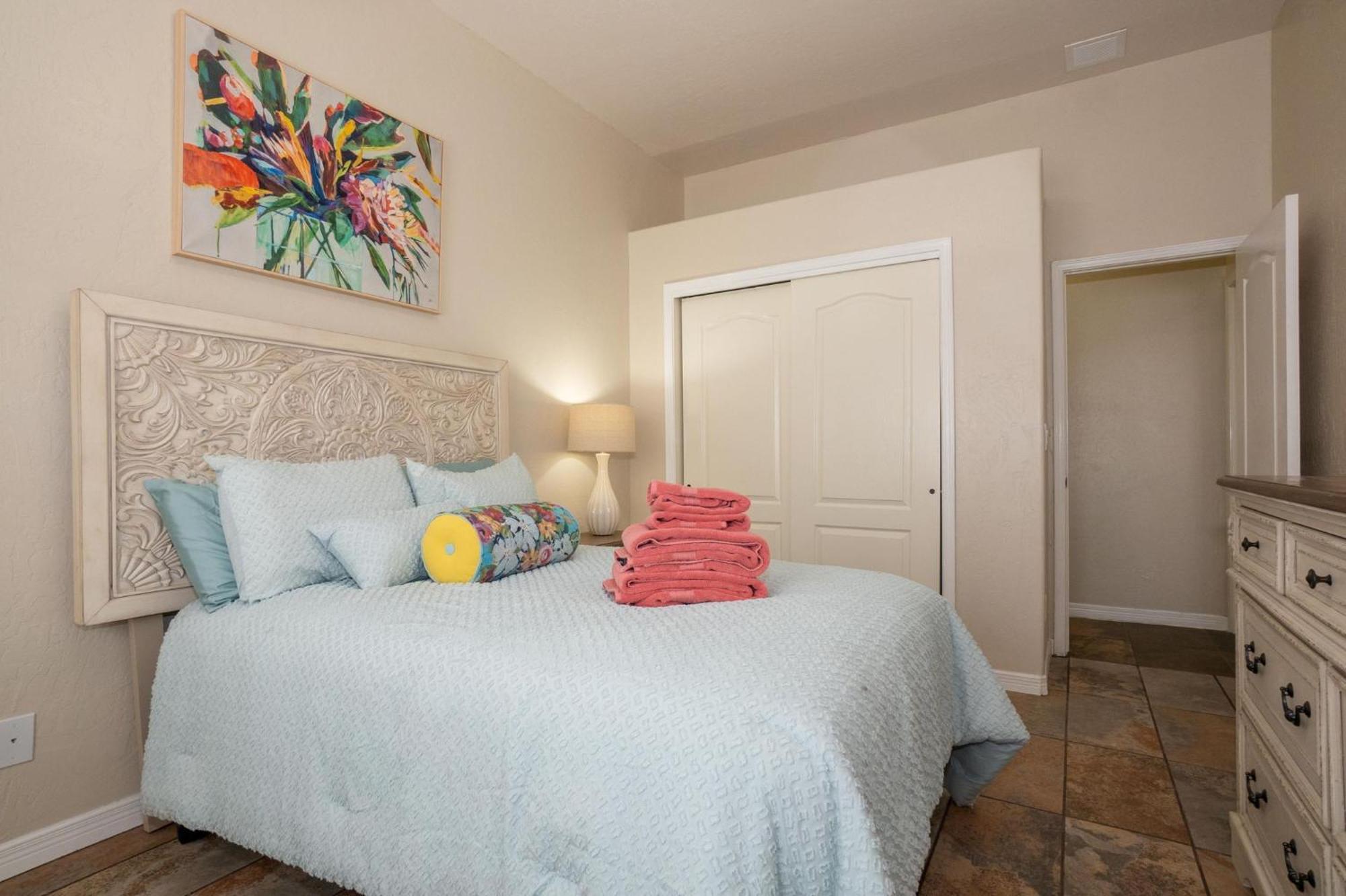 4 Bedroom Gorgeous Eastside Holiday home El Paso