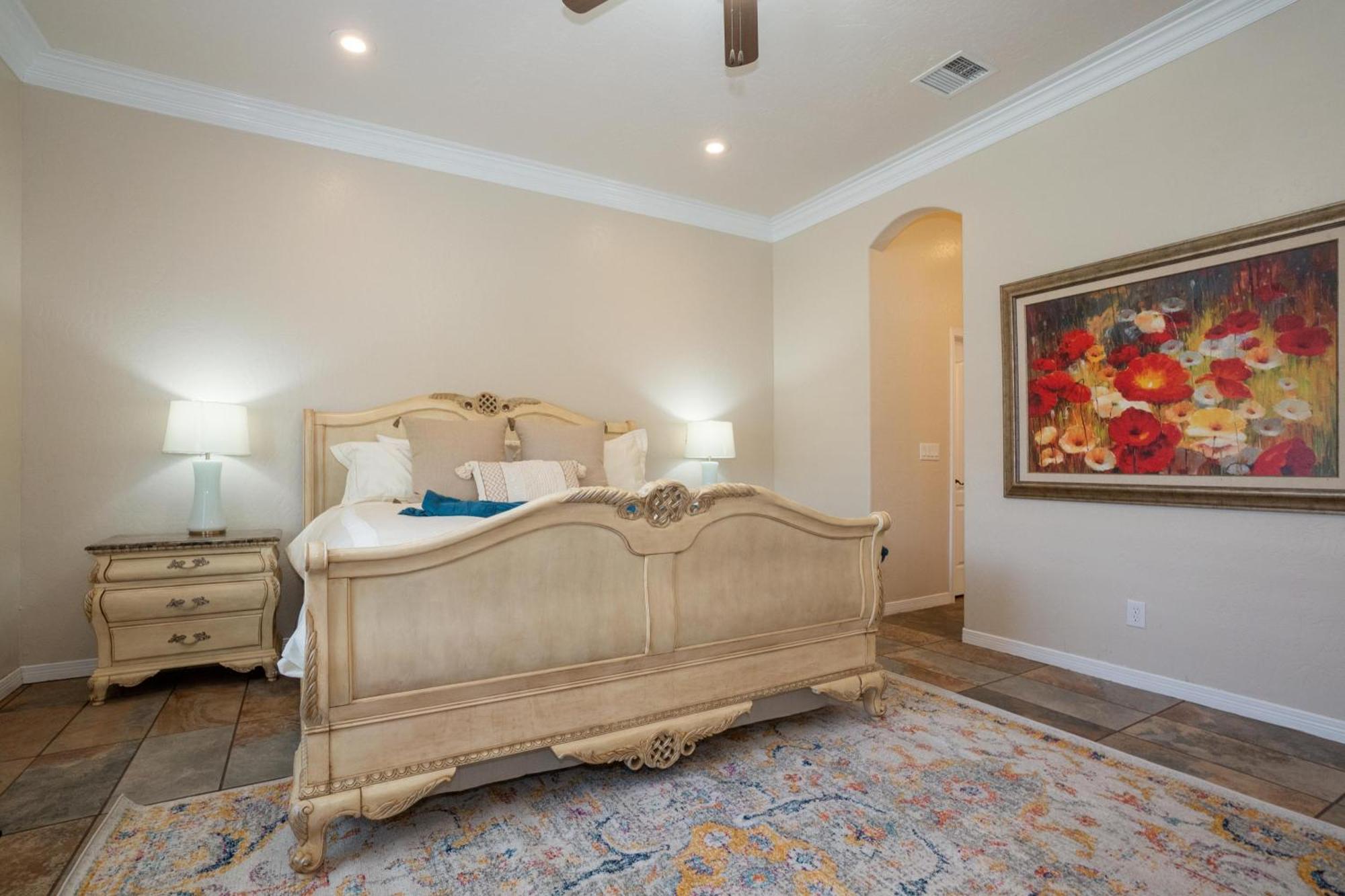 4 Bedroom Gorgeous Eastside Holiday home El Paso