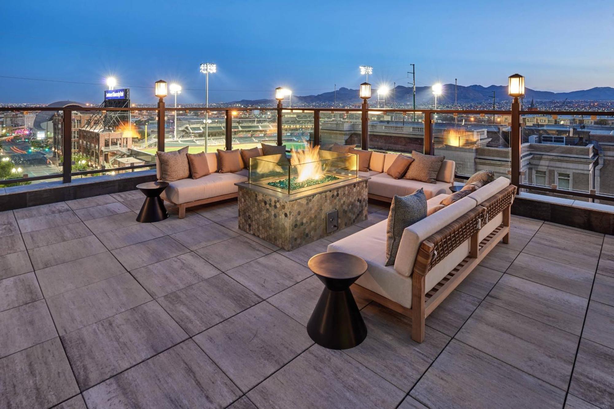Hotel Courtyard By Marriott Downtown/convention Center 3*