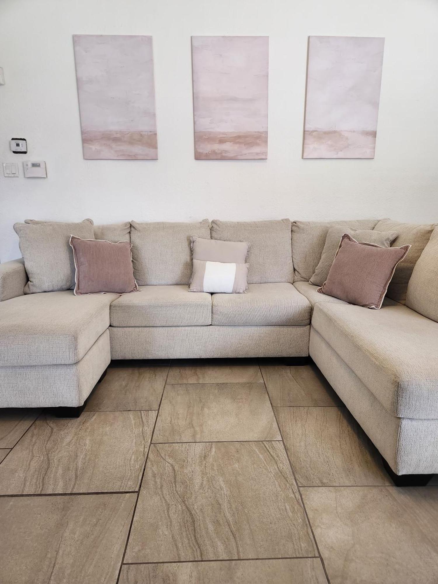 Ferienhaus Spacious Family Friendly House 10 Min To Zaragoza El Paso