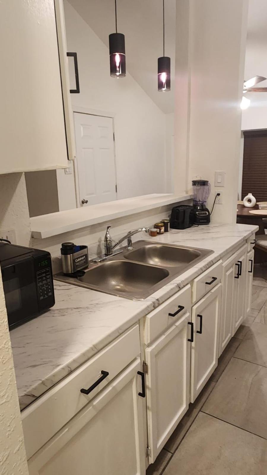 Spacious Family Friendly House 10 Min To Zaragoza El Paso