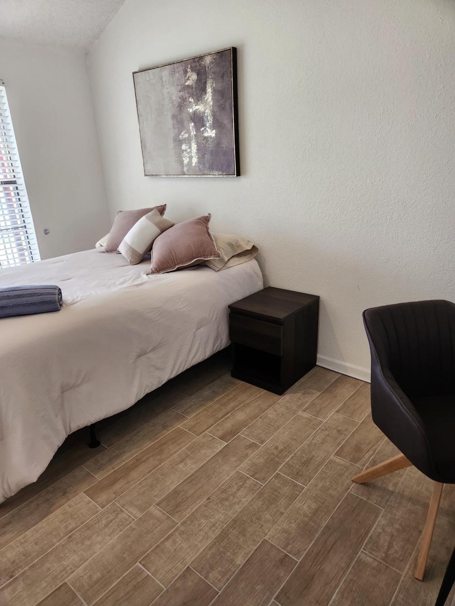 Spacious Family Friendly House 10 Min To Zaragoza Ferienhaus
