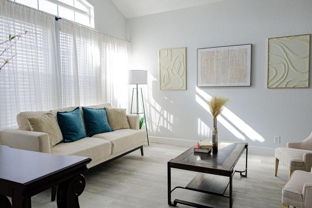 Apartment West Ep Poolside Mountain Views *