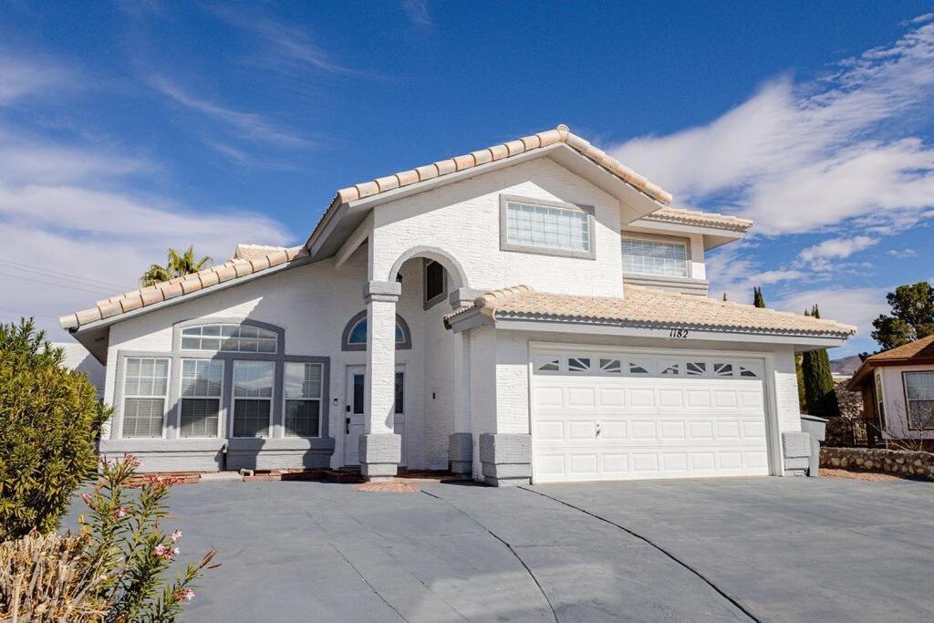 West Ep Poolside Mountain Views Apartment *