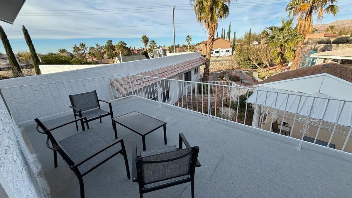 West Ep Poolside Mountain Views *