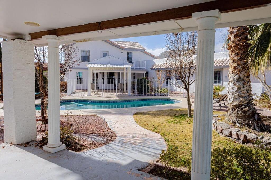 West Ep Poolside Mountain Views Apartment El Paso