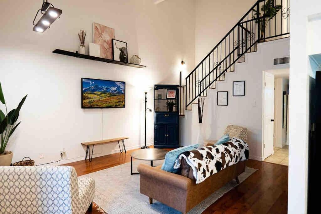 Holiday home Ranch Glam Townhome With Indoor Fireplace *