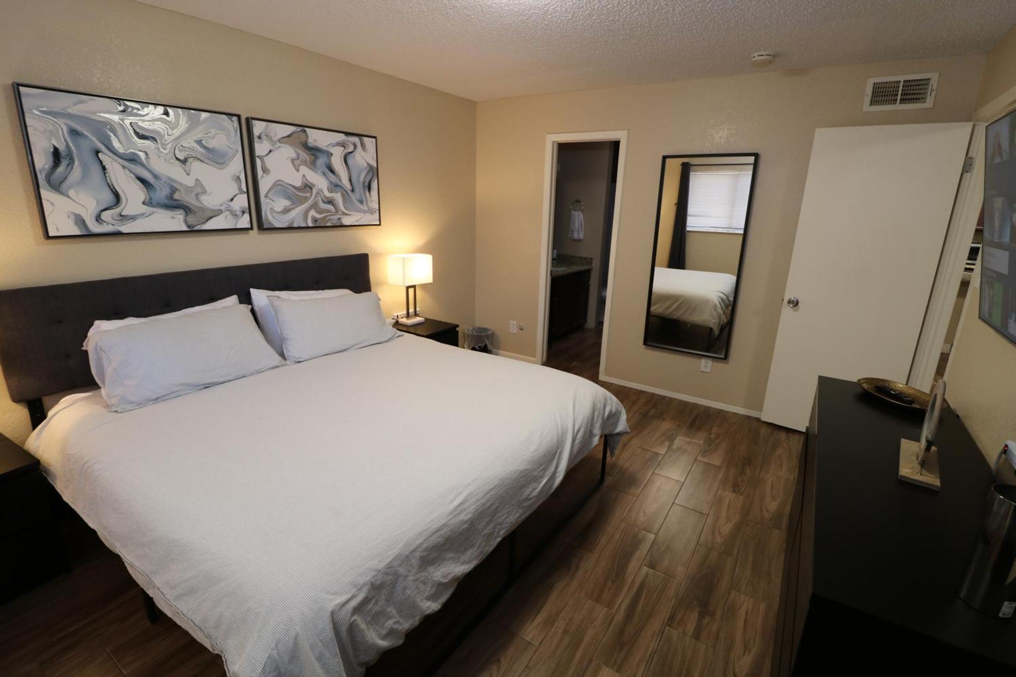 Two King, Cozy & Comfy! Holiday home El Paso