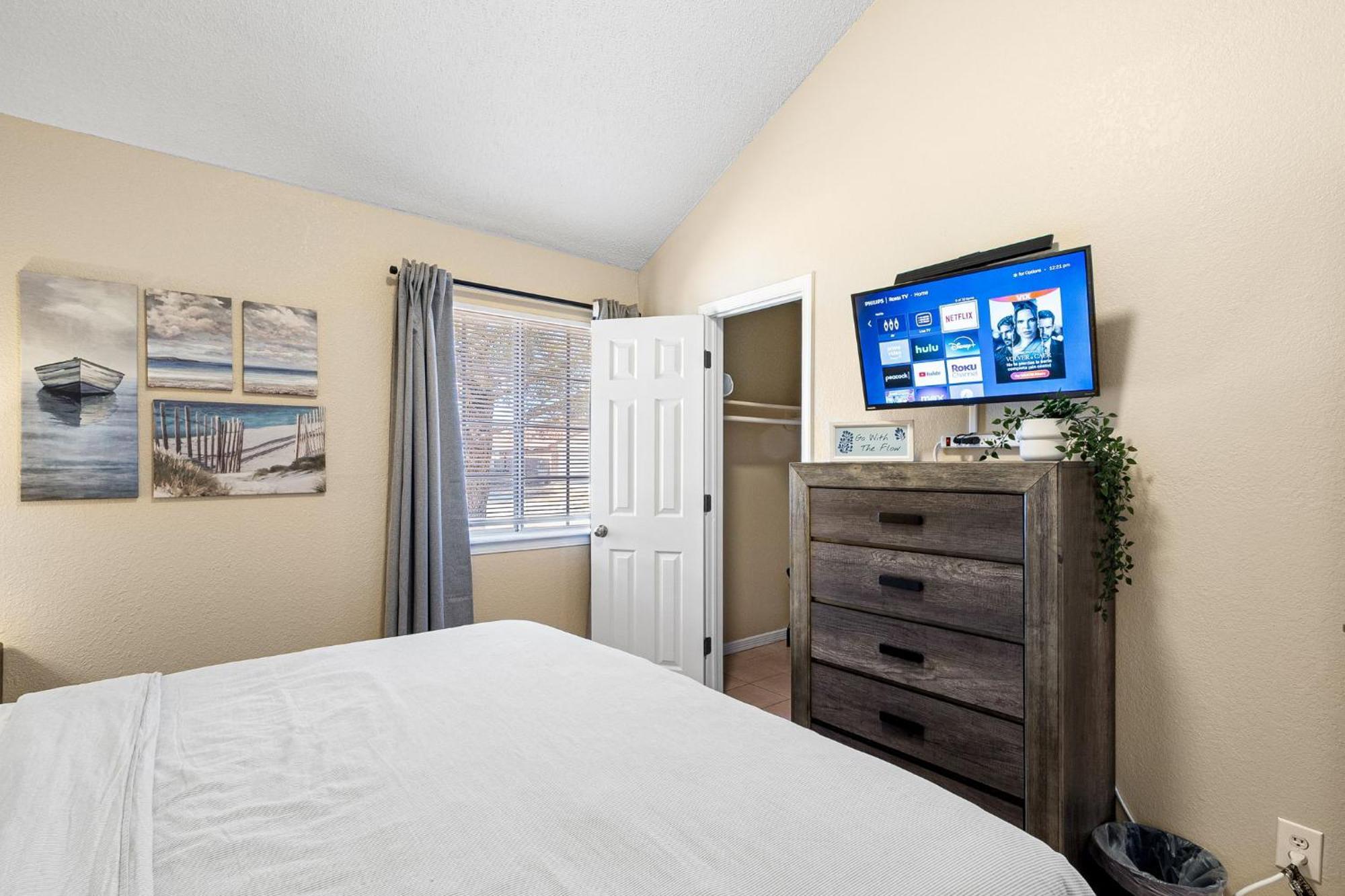 Peaceful West: 4br Dusk Haven Holiday home