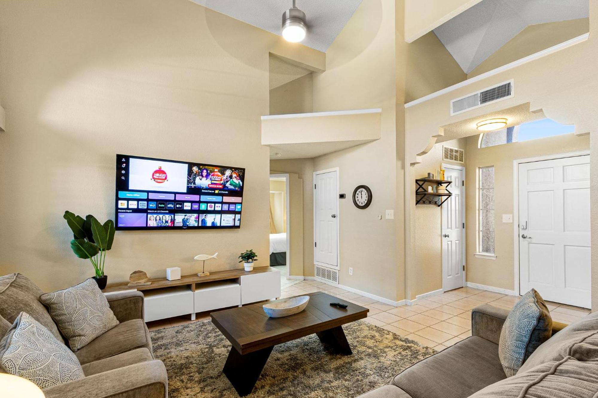Peaceful West: 4br Dusk Haven Holiday home El Paso