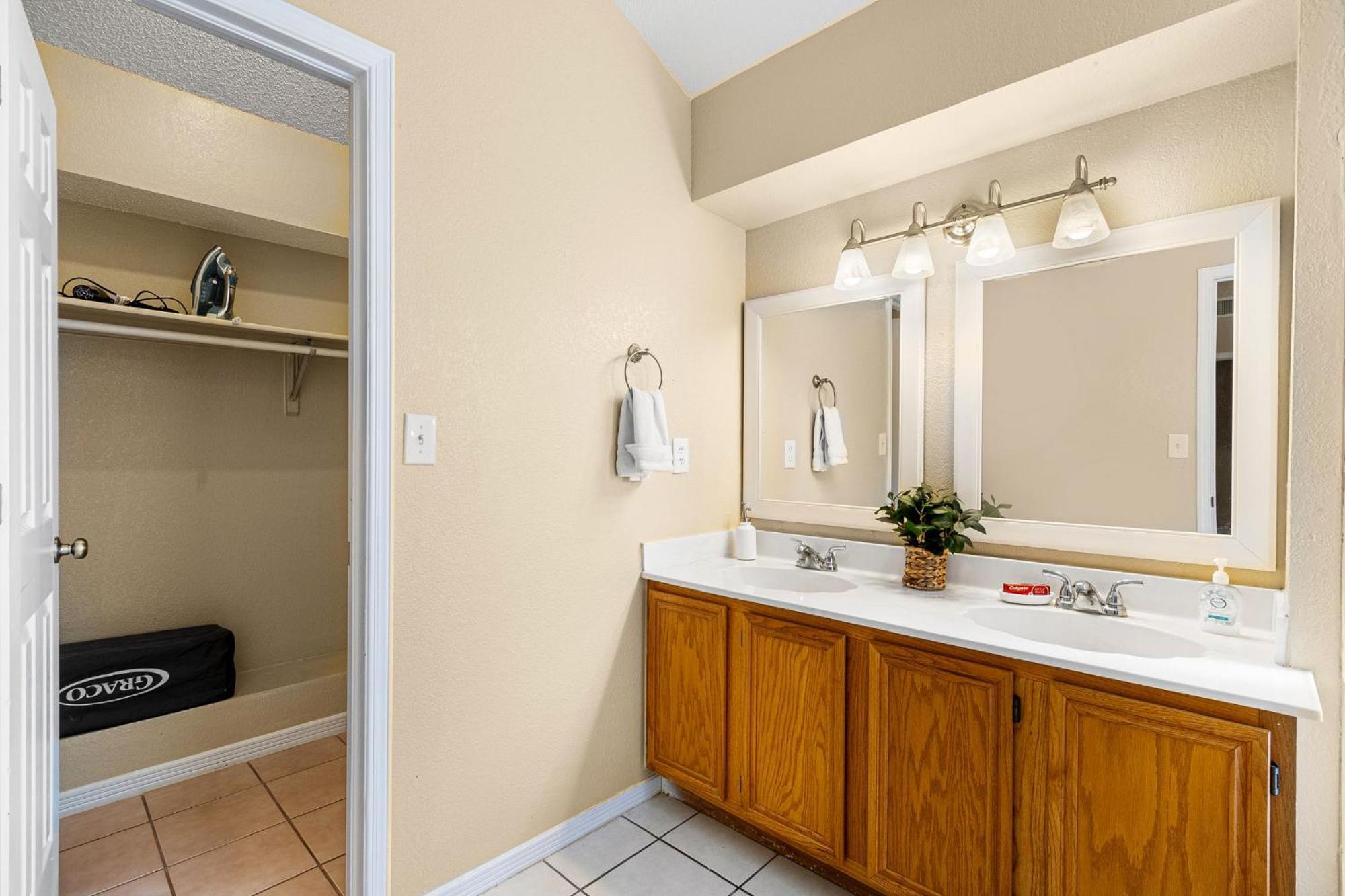 Peaceful West: 4br Dusk Haven Ferienhaus *